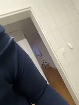 Snapshot of TheCinderella chatting on 10-17-25, 09:01 TheCinderella online show from 10-17-25, 09:01