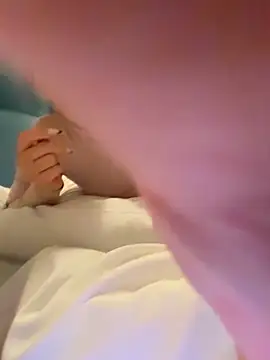 Snapshot of TheCinderella chatting on 10-31-25, 10:44 TheCinderella online show from 10-31-25, 10:44