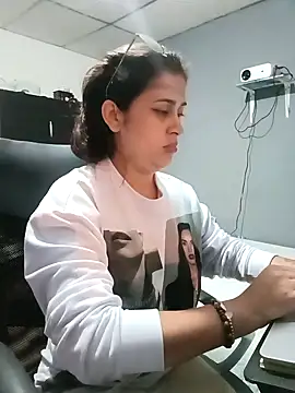 Snapshot of Latina_sexy1 chatting on 02-21-25, 11:43 Latina sexy1 online show from 02-21-25, 11:43