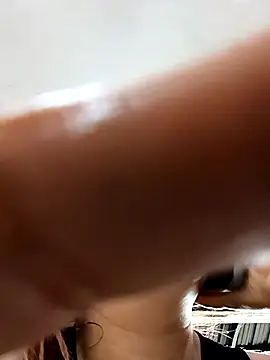 Snapshot of Latina_sexy1 chatting on 09-16-25, 02:18 Latina sexy1 online show from 09-16-25, 02:18