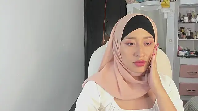 adila anich online show from 01-07-25, 12:24