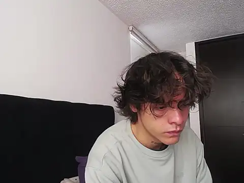 Santiago kiler online show from 12-02-24, 04:42