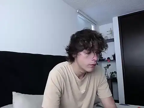 Santiago kiler online show from 12-11-24, 01:49