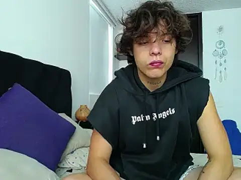 Santiago kiler online show from 12-18-24, 07:08