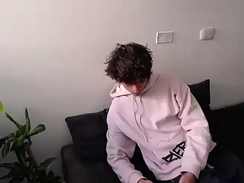 Santiago kiler online show from 01-31-25, 02:28