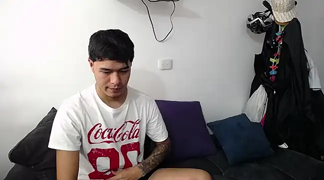 Santiago kiler online show from 02-24-25, 04:04