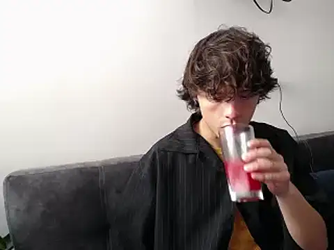 Santiago kiler online show from 03-07-25, 01:51