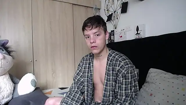 Santiago kiler online show from 09-19-25, 12:17