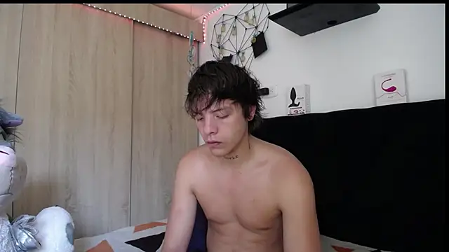 Santiago kiler online show from 02-11-26, 02:22