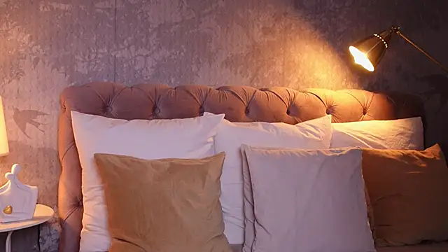 Snapshot of AngelaFay chatting on 03-17-25, 06:18 AngelaFay online show from 03-17-25, 06:18