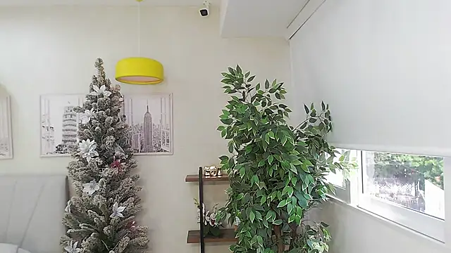 Sassy--Girl online show from 12-16-24, 06:38