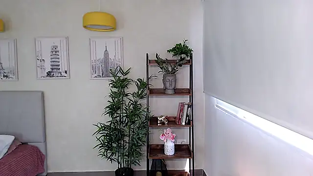 Sassy--Girl online show from 02-17-25, 06:04