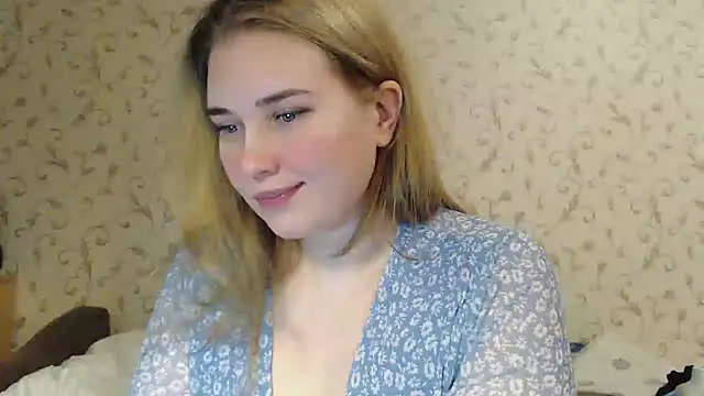 Snapshot of mmmPinUpGirl chatting on 12-15-24, 10:04 mmmPinUpGirl online show from 12-15-24, 10:04