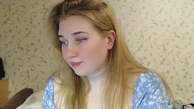Snapshot of mmmPinUpGirl chatting on 12-17-24, 10:11 mmmPinUpGirl online show from 12-17-24, 10:11