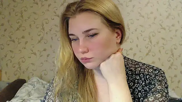 Snapshot of mmmPinUpGirl chatting on 03-01-25, 08:31 mmmPinUpGirl online show from 03-01-25, 08:31