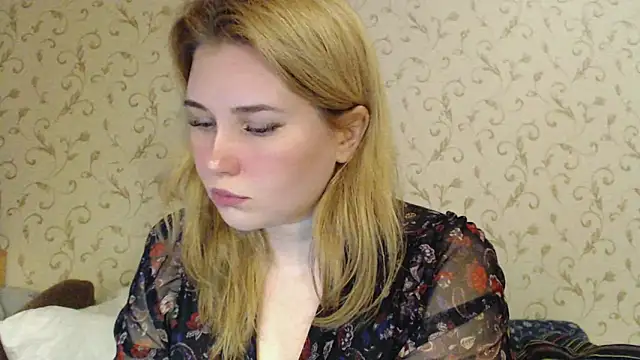 Snapshot of mmmPinUpGirl chatting on 03-12-25, 08:20 mmmPinUpGirl online show from 03-12-25, 08:20