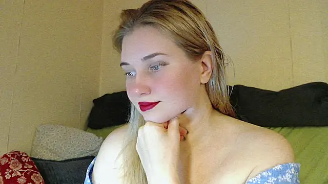 Snapshot of mmmPinUpGirl chatting on 10-19-25, 02:50 mmmPinUpGirl online show from 10-19-25, 02:50