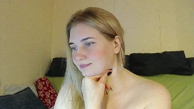 Snapshot of mmmPinUpGirl chatting on 10-29-25, 05:58 mmmPinUpGirl online show from 10-29-25, 05:58