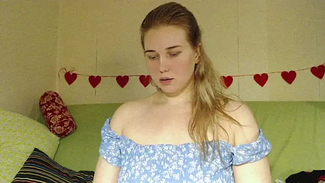 Snapshot of mmmPinUpGirl chatting on 02-21-26, 01:34 mmmPinUpGirl online show from 02-21-26, 01:34