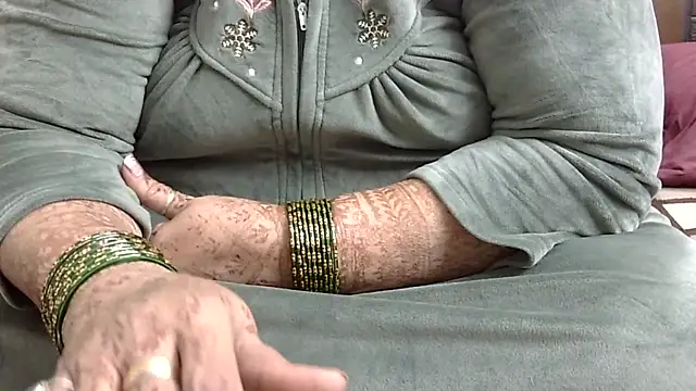 Snapshot of Kavya_XX chatting on 11-26-25, 01:17 Kavya XX online show from 11-26-25, 01:17