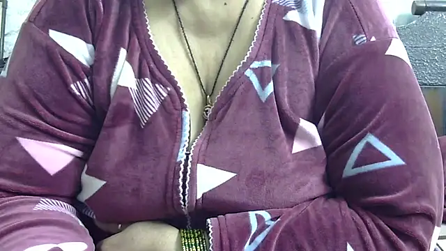 Snapshot of Kavya_XX chatting on 12-03-25, 05:22 Kavya XX online show from 12-03-25, 05:22