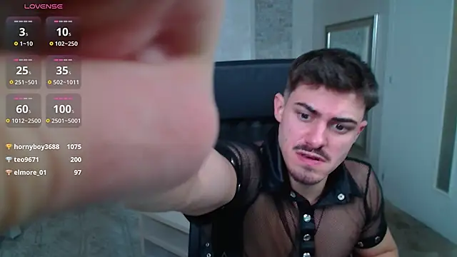 Snapshot of WilsonJules chatting on 01-28-25, 11:39 WilsonJules online show from 01-28-25, 11:39