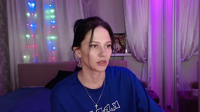 Snapshot of Zlata888 chatting on 01-12-25, 12:33 Zlata888 online show from 01-12-25, 12:33