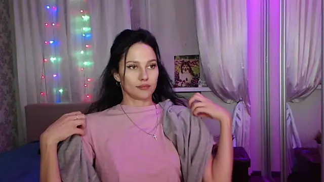 Snapshot of Zlata888 chatting on 10-15-25, 04:40 Zlata888 online show from 10-15-25, 04:40