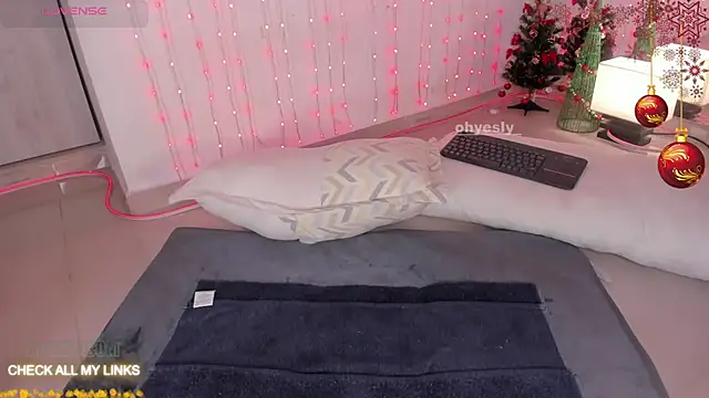 ohyesly  online show from 12-02-25, 09:58