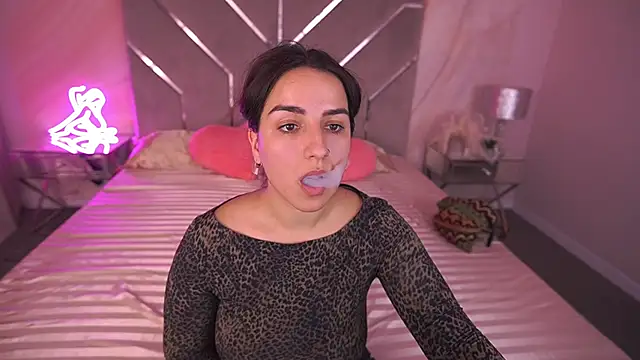 Daphne Moss online show from 02-22-25, 01:35