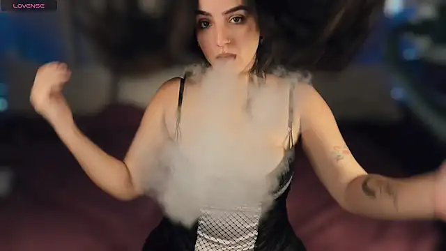 Daphne Moss online show from 10-12-25, 12:37