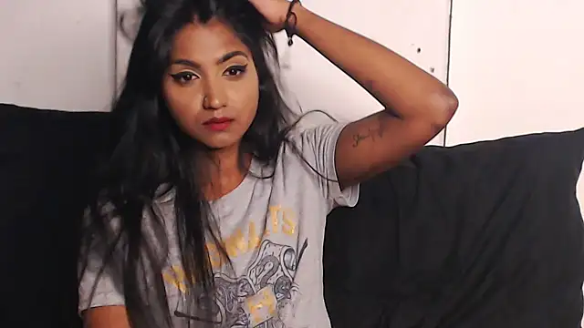 Delilah Blazee online show from 02-18-25, 04:26