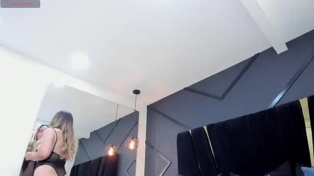 princesaparis online show from 03-13-26, 05:19