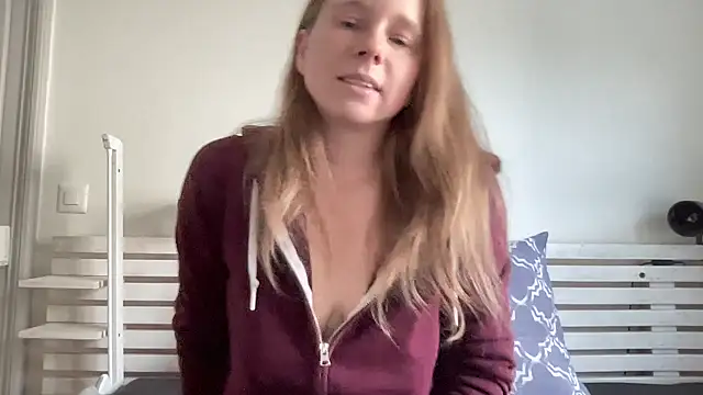 Snapshot of SweetLucy96 chatting on 12-24-24, 01:28 SweetLucy96 online show from 12-24-24, 01:28