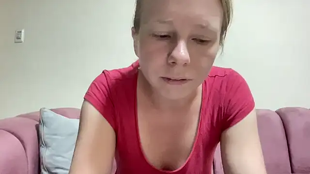 Snapshot of SweetLucy96 chatting on 09-20-25, 10:27 SweetLucy96 online show from 09-20-25, 10:27