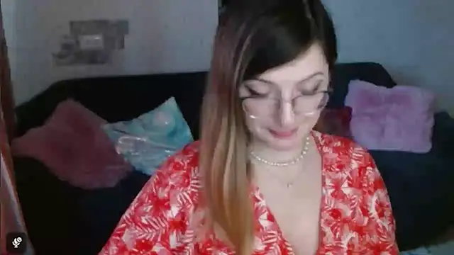 Snapshot of Arielsssplash chatting on 12-04-25, 08:01 Arielsssplash online show from 12-04-25, 08:01