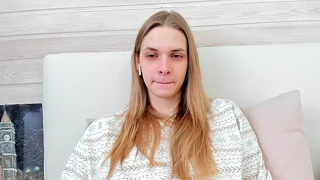 molly hunt  online show from 02-26-25, 02:48