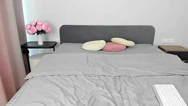 miss emily  online show from 04-20-26, 10:51