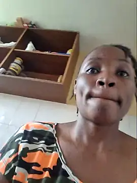 Snapshot of Samia_Queen chatting on 10-10-25, 10:03 Samia Queen online show from 10-10-25, 10:03