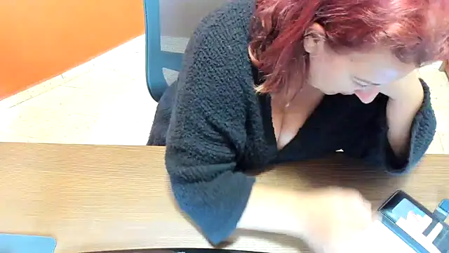 NikkiHolland online show from 05-09-26, 08:41