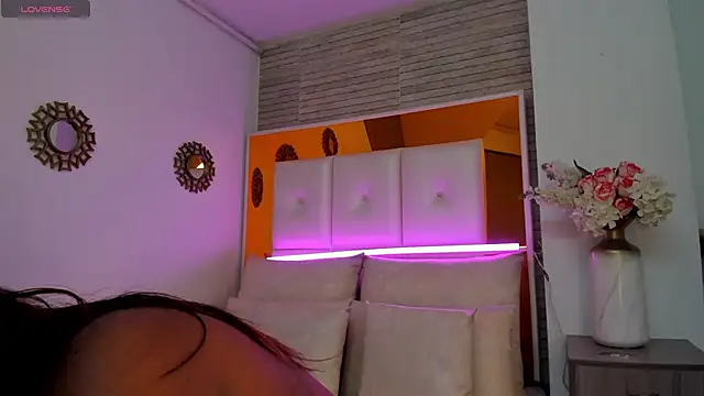 Snapshot of ShaniaBrownn chatting on 01-31-25, 07:51 ShaniaBrownn online show from 01-31-25, 07:51