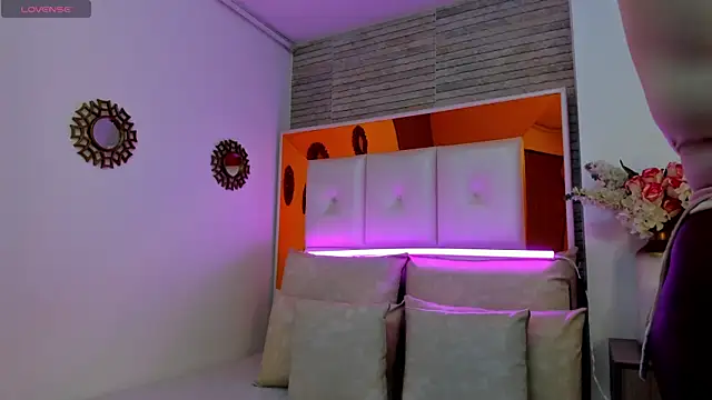 Snapshot of ShaniaBrownn chatting on 02-05-25, 07:53 ShaniaBrownn online show from 02-05-25, 07:53