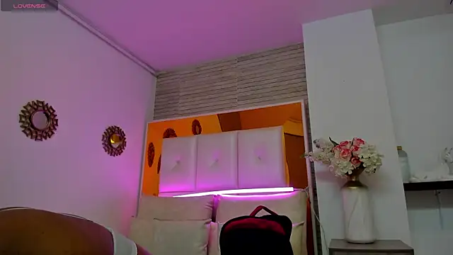 Snapshot of ShaniaBrownn chatting on 02-11-25, 07:38 ShaniaBrownn online show from 02-11-25, 07:38