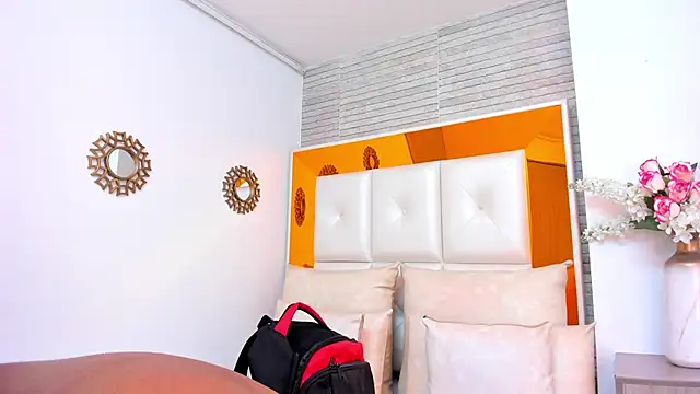 Snapshot of ShaniaBrownn chatting on 03-04-25, 08:05 ShaniaBrownn online show from 03-04-25, 08:05