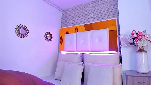 Snapshot of ShaniaBrownn chatting on 03-12-25, 07:49 ShaniaBrownn online show from 03-12-25, 07:49