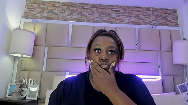 Snapshot of ShaniaBrownn chatting on 09-20-25, 07:37 ShaniaBrownn online show from 09-20-25, 07:37