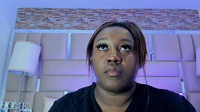 Snapshot of ShaniaBrownn chatting on 10-04-25, 07:34 ShaniaBrownn online show from 10-04-25, 07:34