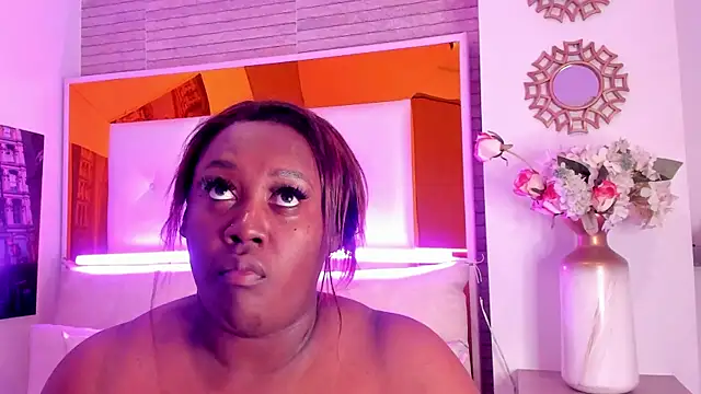 Snapshot of ShaniaBrownn chatting on 10-07-25, 07:55 ShaniaBrownn online show from 10-07-25, 07:55