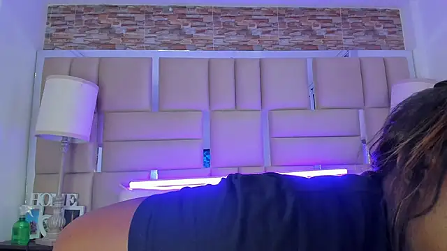 Snapshot of ShaniaBrownn chatting on 10-10-25, 07:57 ShaniaBrownn online show from 10-10-25, 07:57