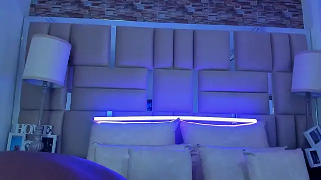 Snapshot of ShaniaBrownn chatting on 10-17-25, 07:49 ShaniaBrownn online show from 10-17-25, 07:49